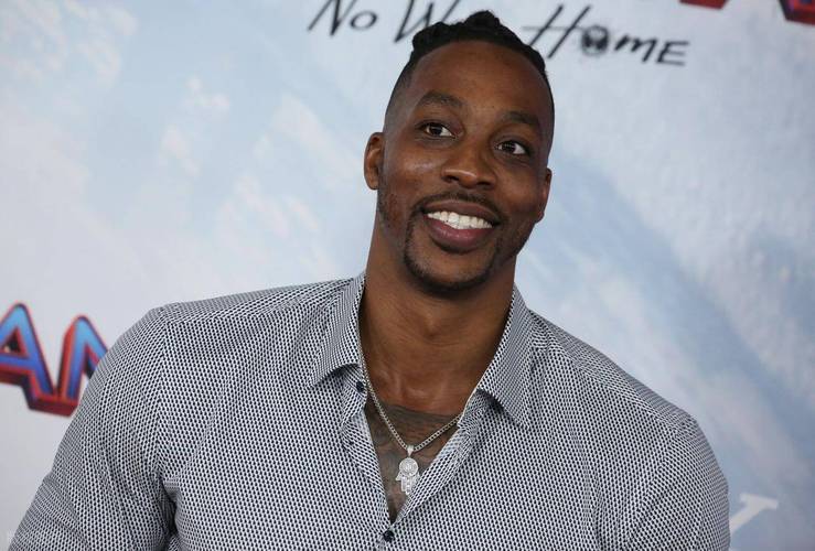 国米赛中年轻球员崛起，老将挣扎，球队面临转型与平衡挑战。（国米新人崛起、老将乏力，球队步入转型与平衡大考）