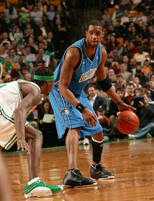 齐达内：在上海见到一个优秀的年轻人，球打得着实可以！（齐达内：上海遇见一位出色新秀，球技确实了得！）