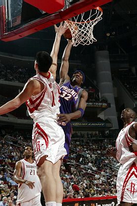 阿斯：皇马在伯纳乌45号门开设美食街区，汇聚超20家美食商户（阿斯：皇马在伯纳乌45号门打造美食街，集结20余家餐饮品牌）