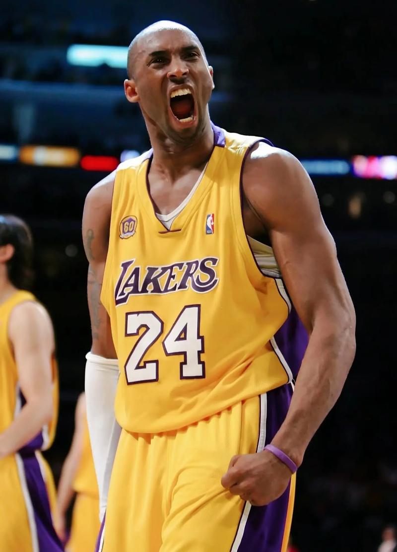 穆里尼奥：孔蒂的那不勒斯很难找到弱点，不讨论重回皇马话题（穆里尼奥称孔蒂那不勒斯难觅短处，回归皇马话题不谈）