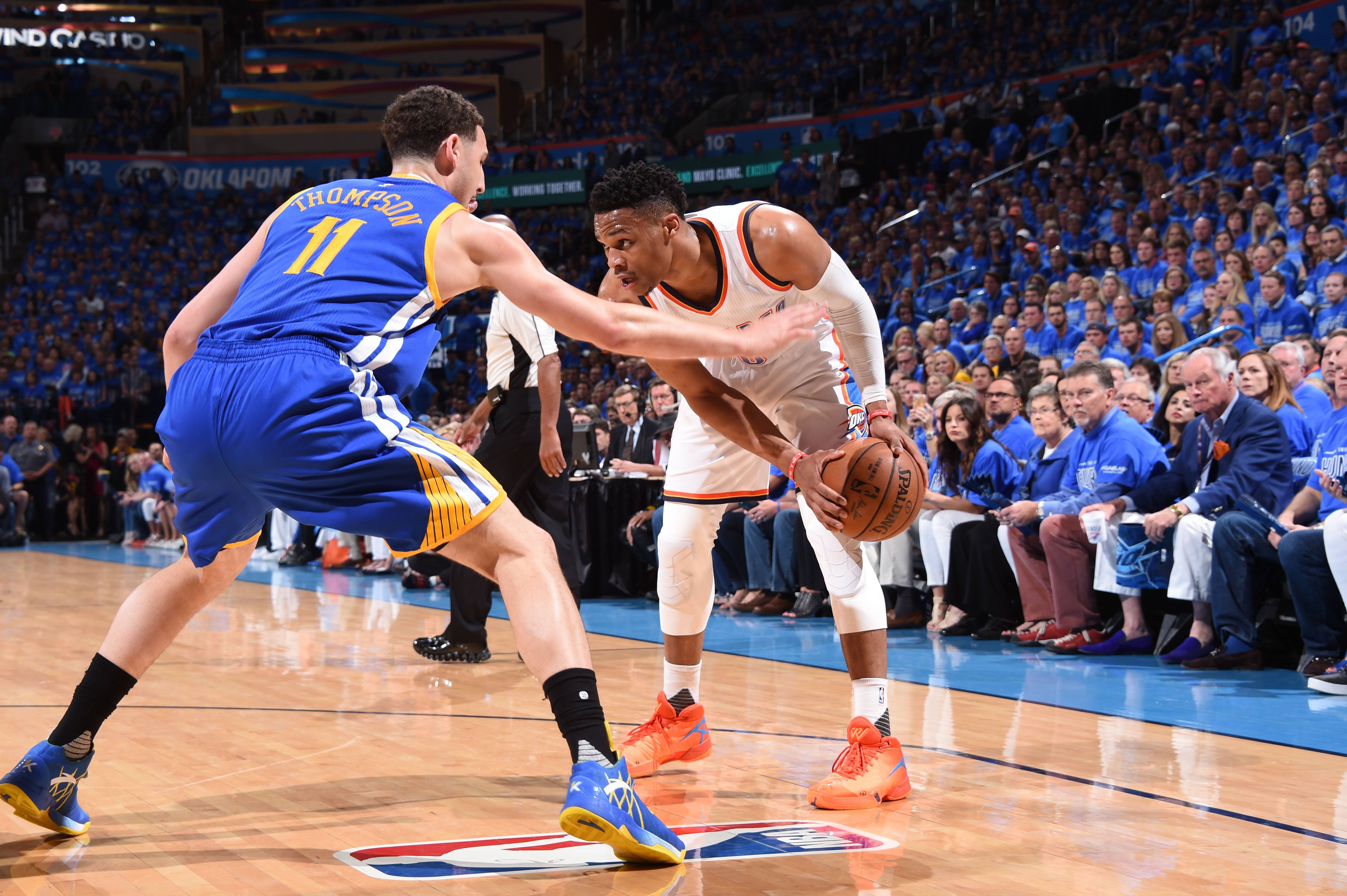 热议中超保级：赛程为人情世故提供便利；亚泰想搞肯定冲回来（中超保级热议：赛程被指方便人情操作，亚泰若发力必将冲回安全区）