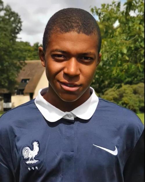 RMC：英超豪门和皇马巴萨都在关注马赛中锋罗比尼奥-瓦斯（RMC：马赛中锋罗比尼奥-瓦斯获英超豪门及皇马、巴萨关注）